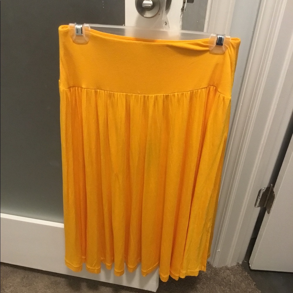 **new listing * Ann Taylor Ladies skirt